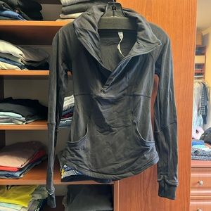Lululemon quarter zip pull over